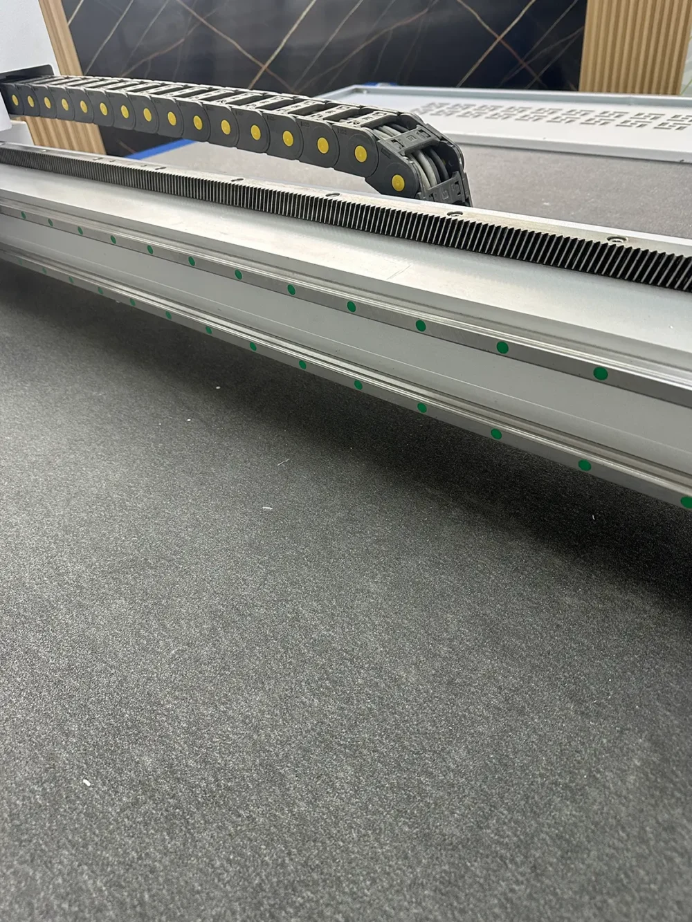 CORTADORA VIBRATORIA REDSUN CNC 160X250CM HERRAMIENTA DE CORTE, ALIMENTACION AUTOMATICA, CUATRO BOMBAS DE SUCCION  2.2KW