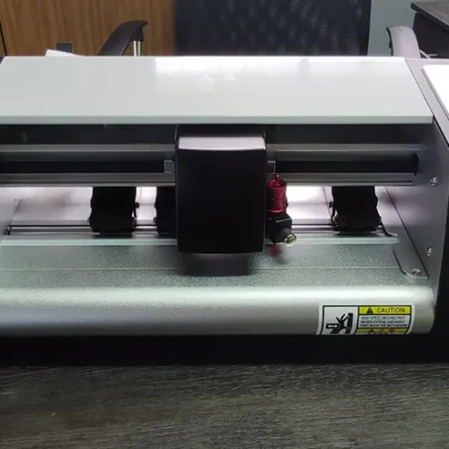 PLOTTER DE CORTE SKYCUT PARA LAMINA PET MICAS DE CELULARES POR APLICACIÓN