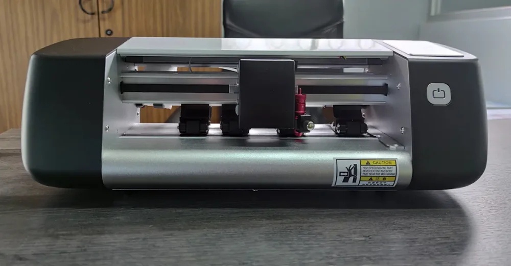 PLOTTER DE CORTE SKYCUT PARA LAMINA PET MICAS DE CELULARES POR APLICACIÓN