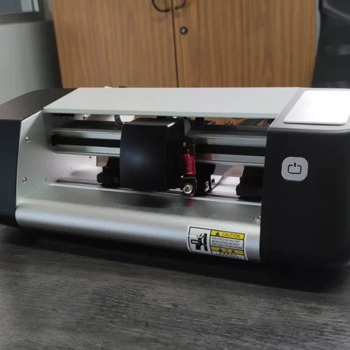 PLOTTER DE CORTE SKYCUT PARA LAMINA PET MICAS DE CELULARES POR APLICACIÓN