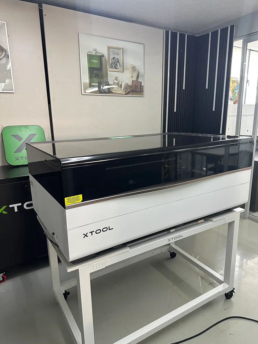 IMG_0299 MAQUINA LASER XTOOL P3 920X460MM 80W STANDALONE CUATRO CAMARAS