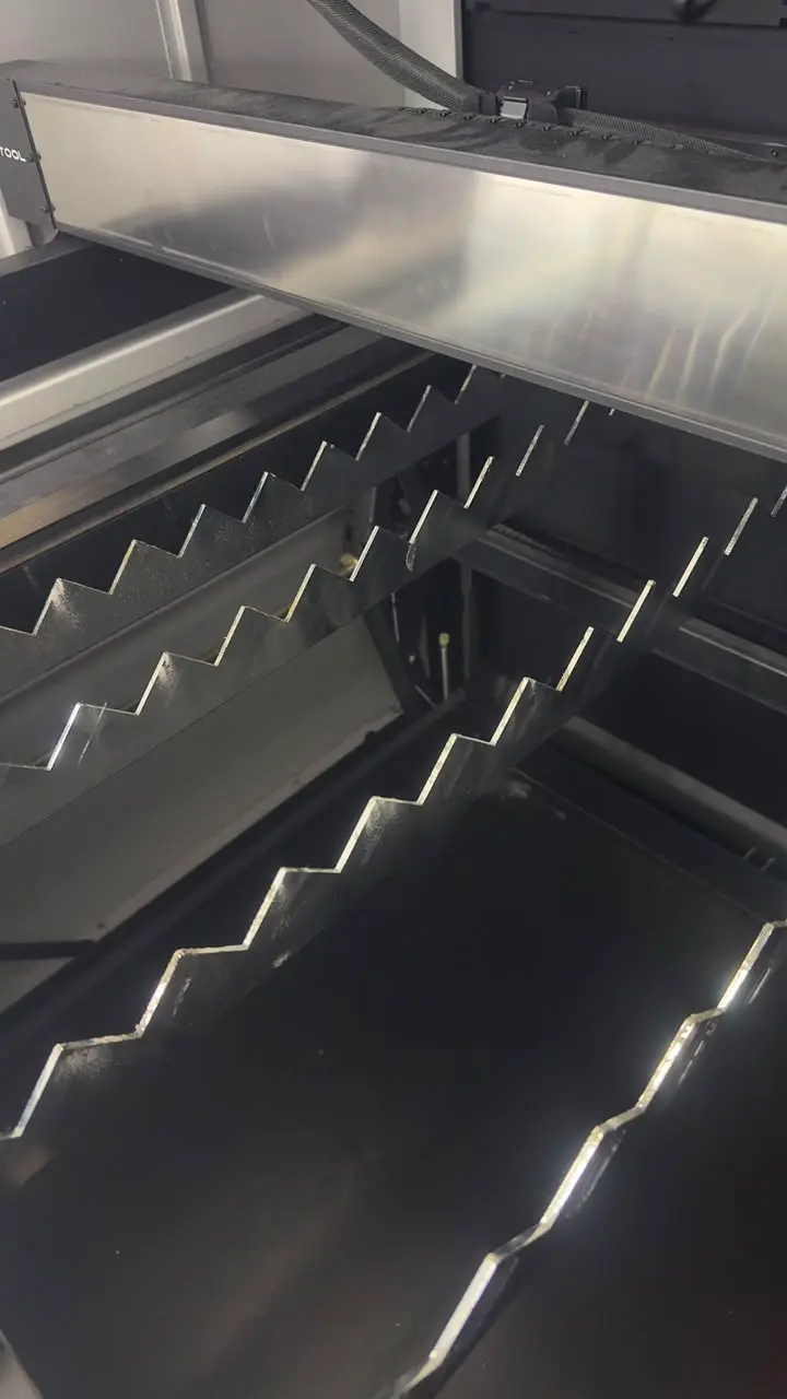 SOLDADORA LASER METALFAB XTOOL CNC 1200W